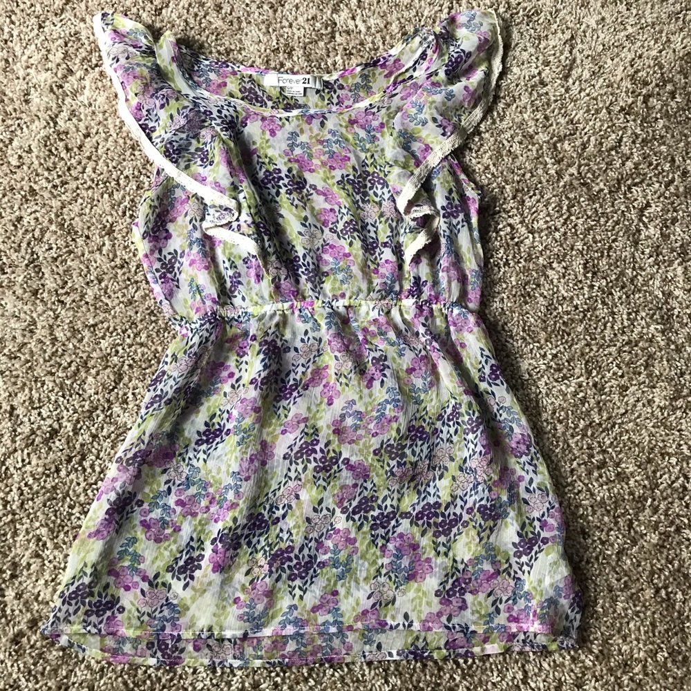 💕 3/$25 Purple Floral Top